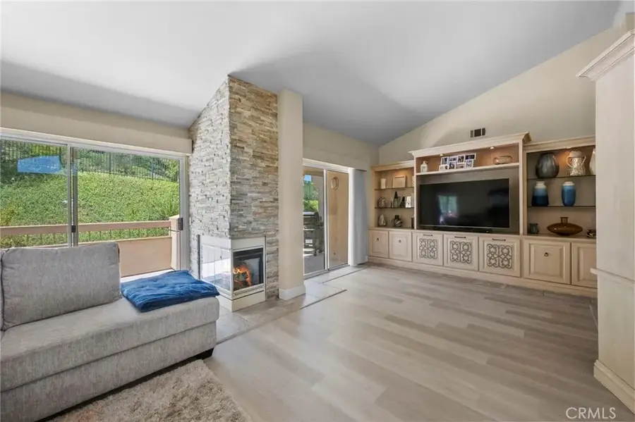 497 Bannister Way #B, Simi Valley, CA 93065 - #3