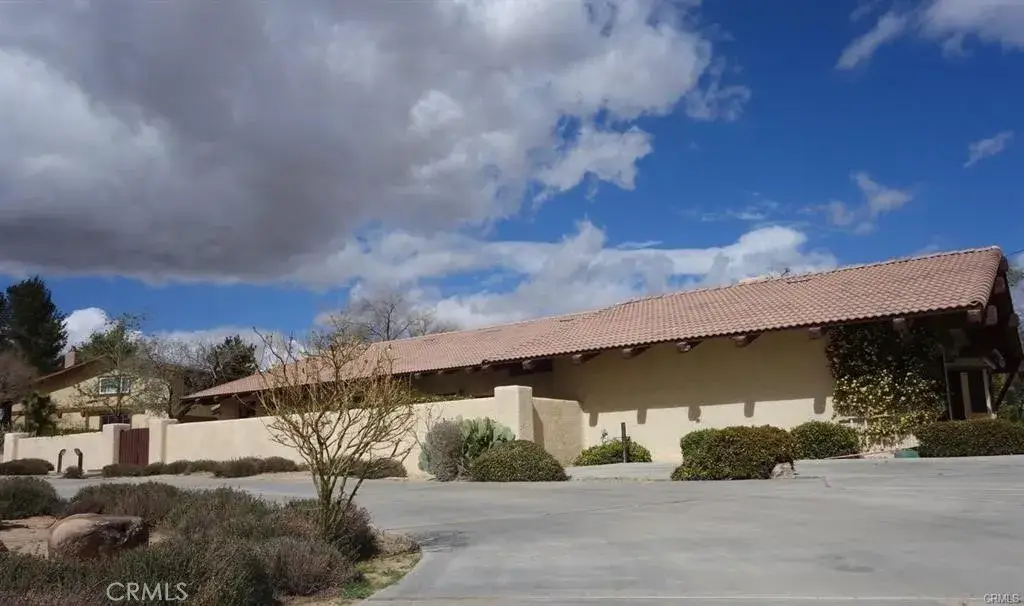 15201 Pocahantas, Apple Valley, CA 92307 - #1