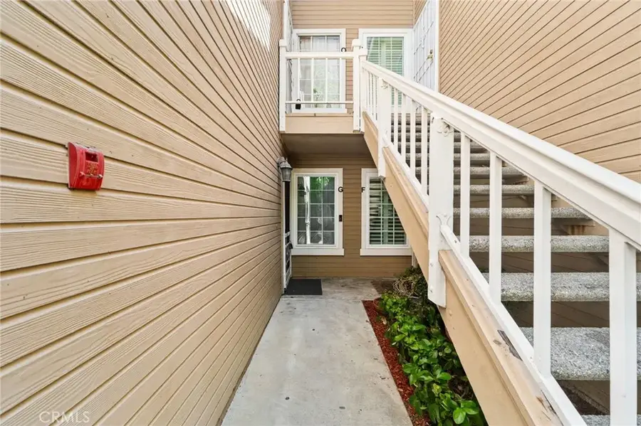 3860 Amberly Dr #F, Inglewood, CA 90305 - #3