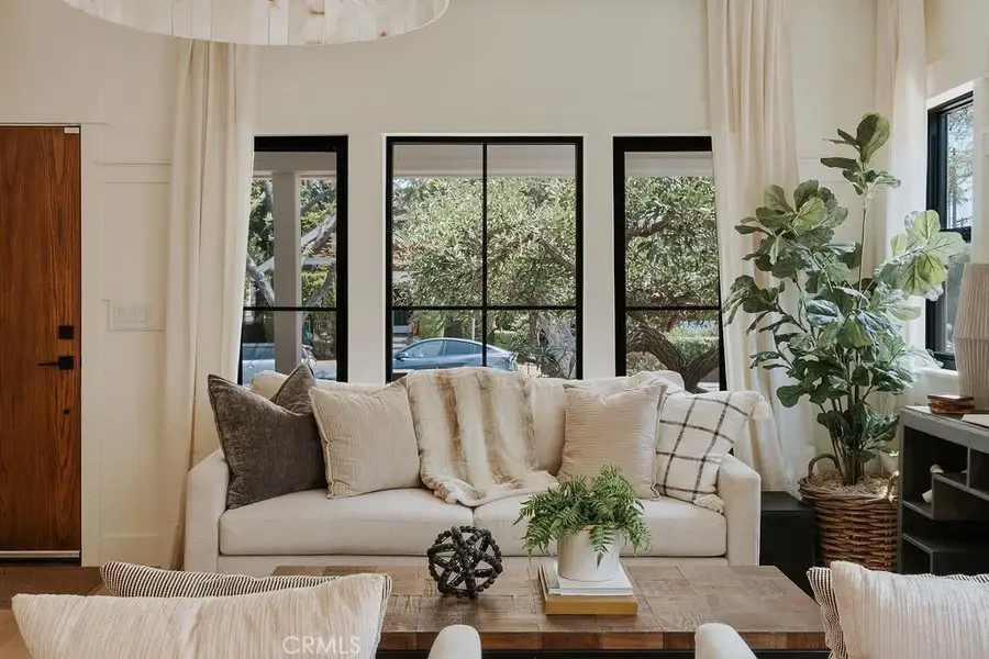 4633 Russell, Los Angeles, CA 90027 - #2