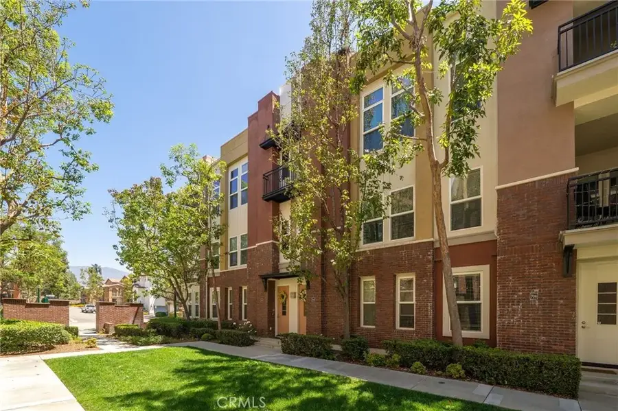 704 W 1st Street, Claremont, CA 91711 - #2