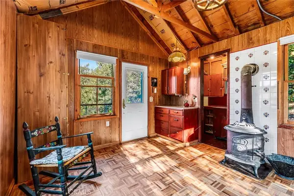 21747 Ridge Drive, Cedarpines Park, CA 92322