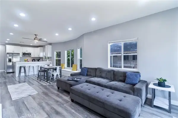 66 W Peoria St, Pasadena, CA 91103