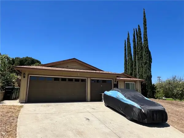 2302 Avenida Del Vista, Corona, CA 92882