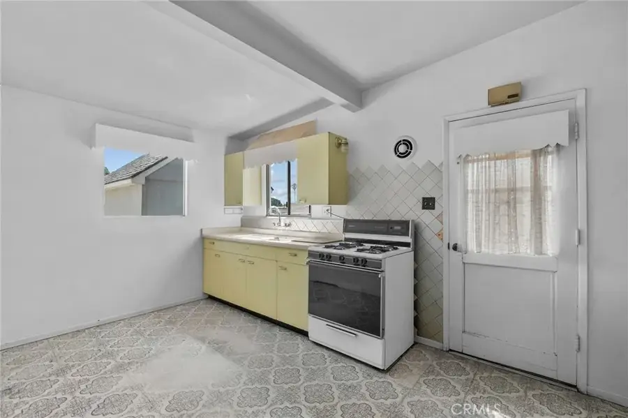 743 Arliss Street, Riverside, CA 92507 - #3