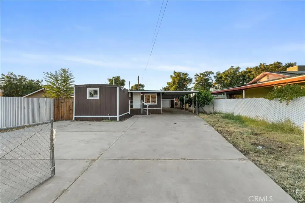 718 Willow Drive, Bakersfield, CA 93308 - #1