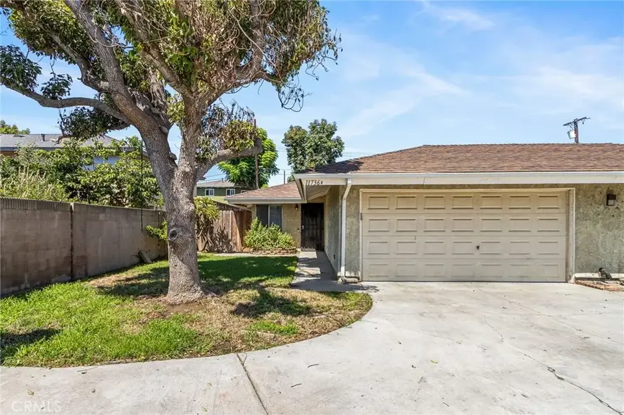 11736 215th, Lakewood, CA 90715 - #2