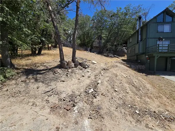 33460 Lakeview, Running Springs, CA 92382