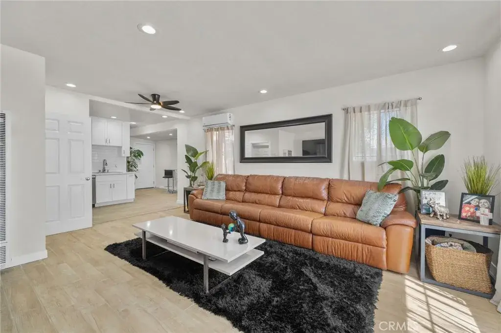 7941 Lemona Avenue, Panorama City, CA 91402 - #1