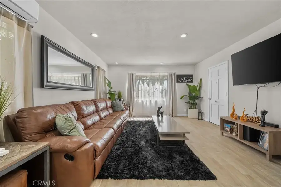 7941 Lemona Avenue, Panorama City, CA 91402 - #2