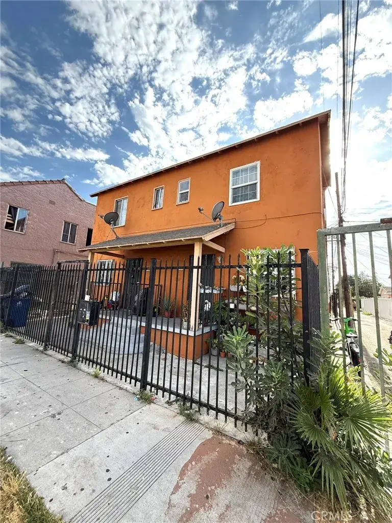 6117 S Hoover, Los Angeles, CA 90044 - #1