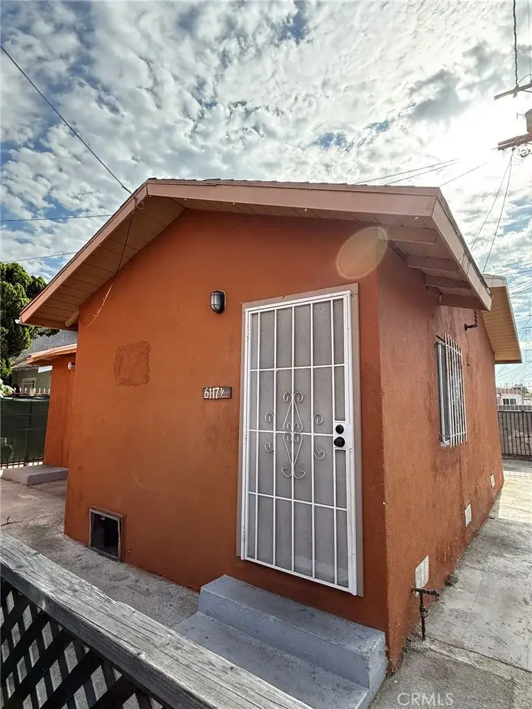 6117 S Hoover, Los Angeles, CA 90044 - #2