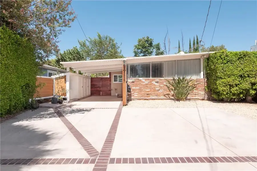 18527 Napa Street, Northridge, CA 91324 - #2