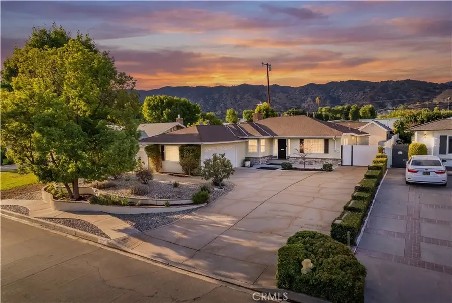 1151 E Comstock Avenue, Glendora, CA 91741 - #2
