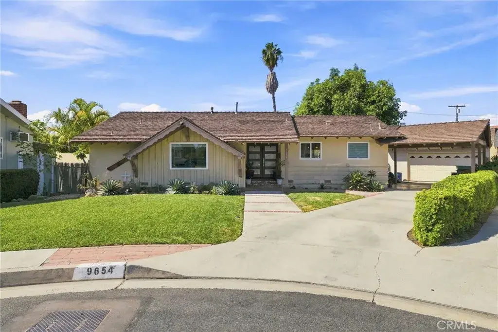 9654 La Reina, Downey, CA 90240 - #1