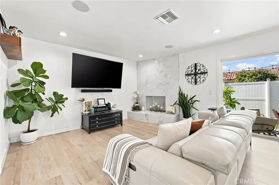 9654 La Reina, Downey, CA 90240 - #2