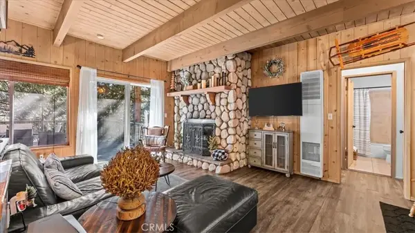 613 E Victoria Court, Lake Arrowhead, CA 92352