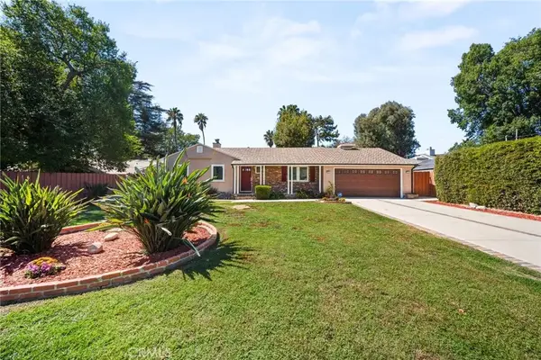 8847 White Oak Avenue, Sherwood Forest, CA 91325