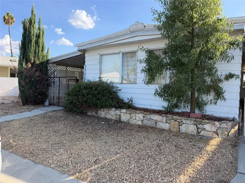 201 San Mateo Dr, Hemet, CA 92543 - #1