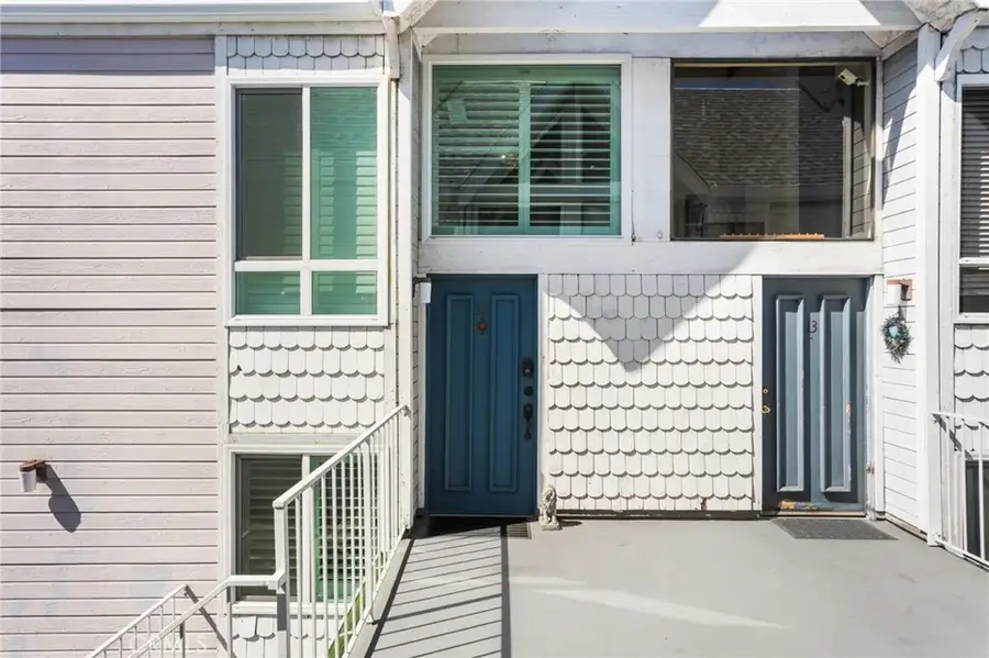 1121 E Wilson #12, Glendale, CA 91206 - #2