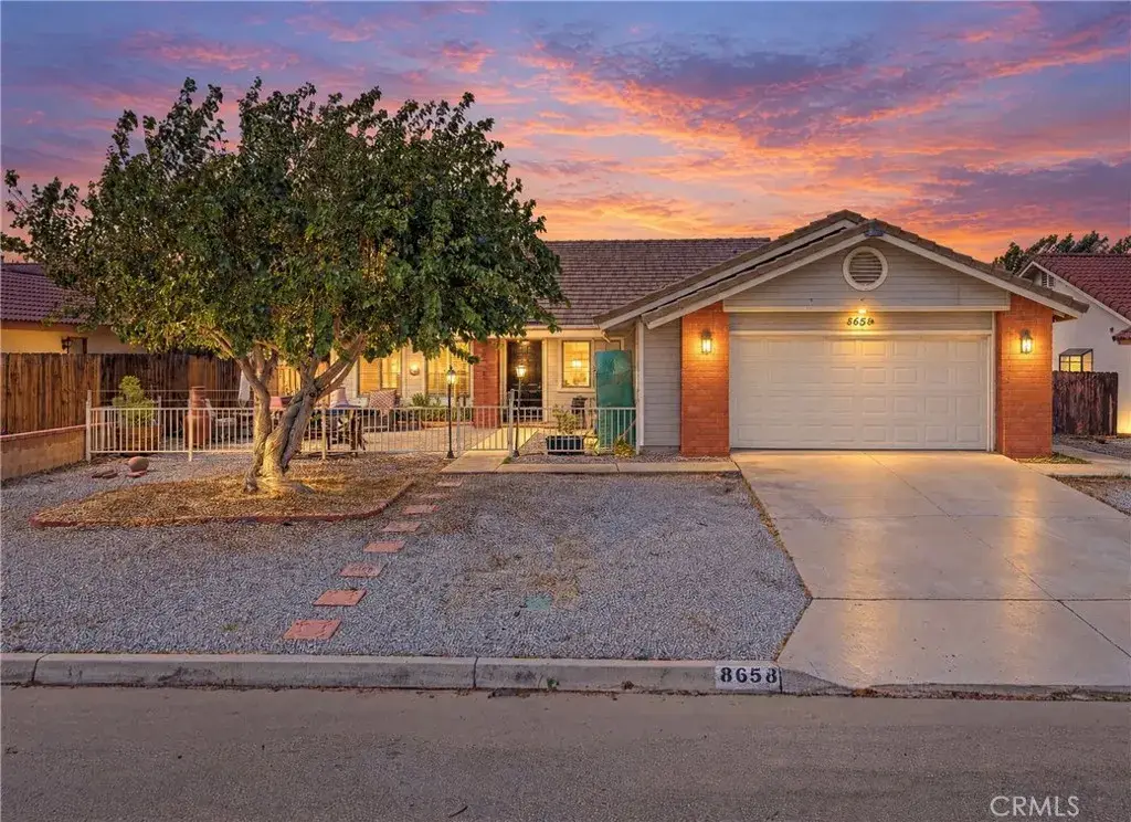 8658 Buena Vista, Hesperia, CA 92344 - #1