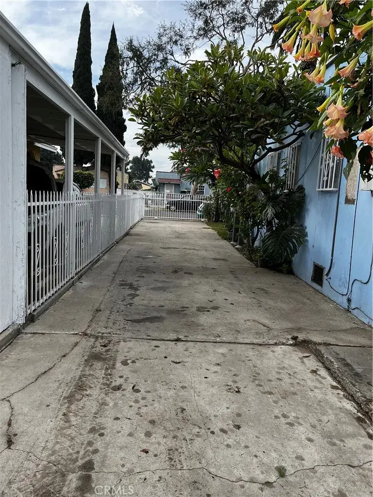 921 E Pine Street, Compton, CA 90221 - Image #3