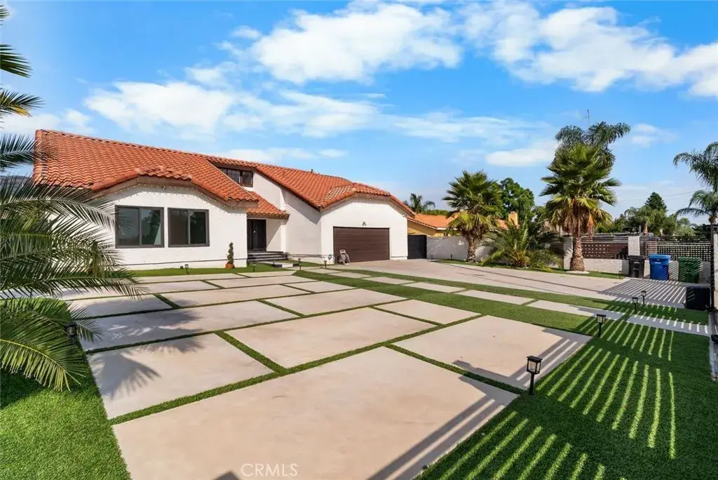 13800 Glenoaks Boulevard, Sylmar, CA 91342 - Image #1