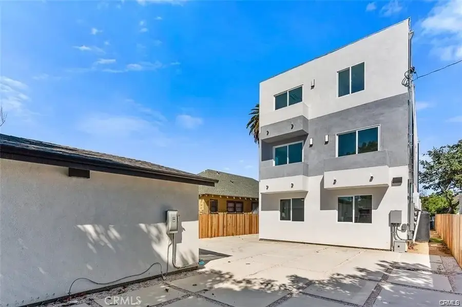136 W 48th Street, Los Angeles, CA 90037 - Image #3