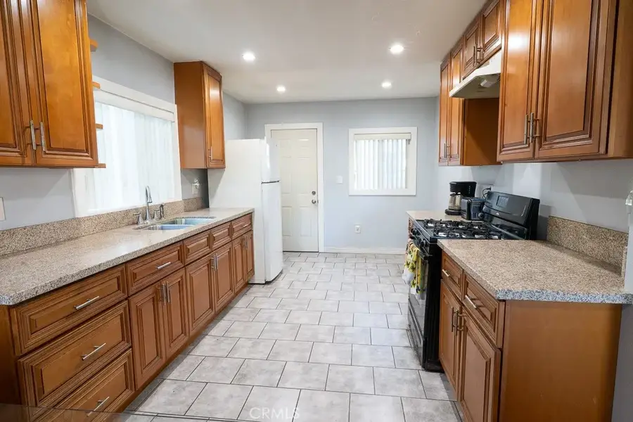 431 W 81st St, Los Angeles, CA 90003 - Image #3