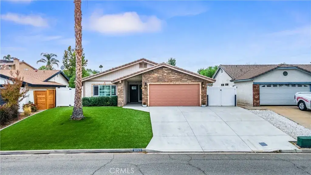 30563 Meadowlark, Canyon Lake, CA 92587 - Image #1