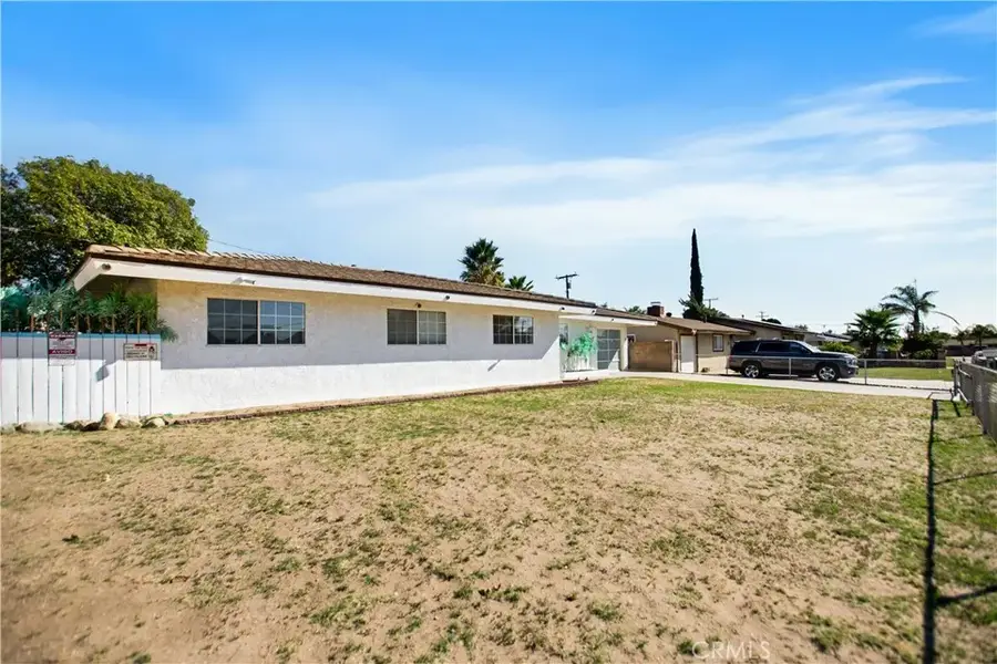 979 N Gardena, Rialto, CA 92376 - Image #2