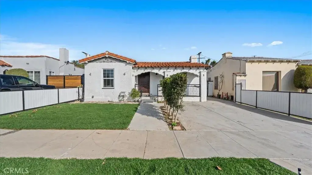 715 W 104th St, Los Angeles, CA 90044 - Image #1