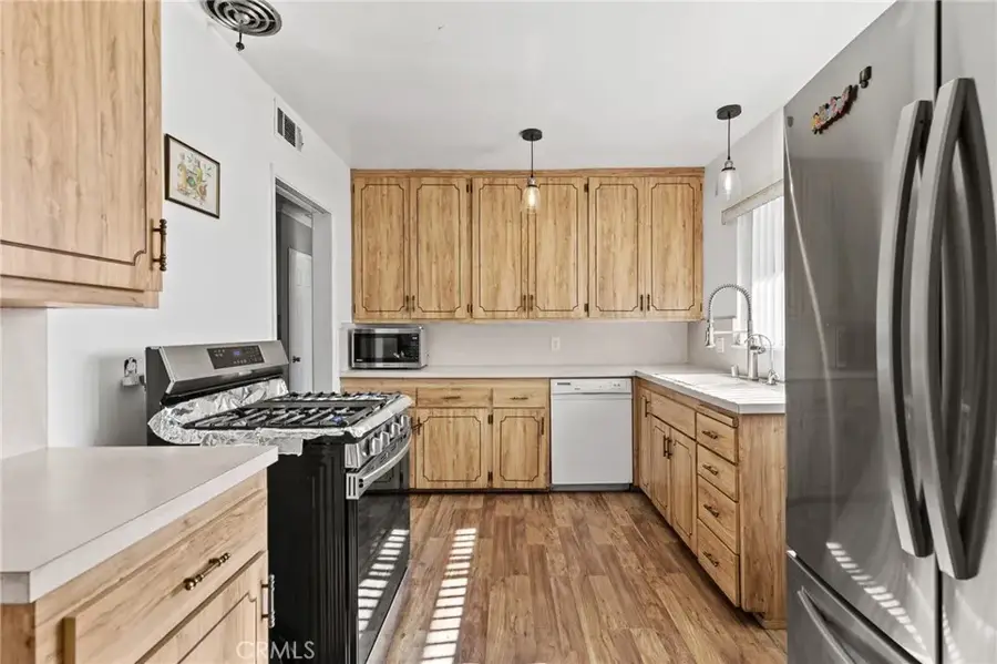 340 E Shamrock, Rialto, CA 92376 - Image #3