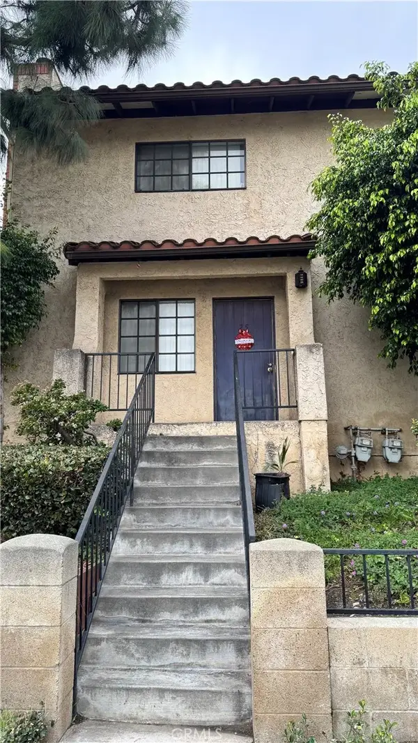 121 W 9th #25, Azusa, CA 91702