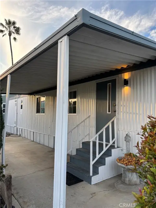 1565 W Arrow #C10, Upland, CA 91786