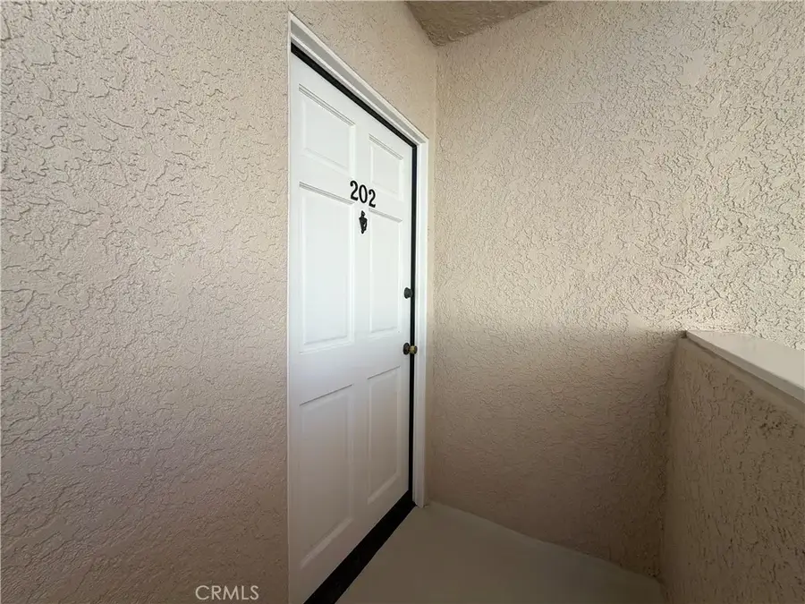 7013 Haskell, Van Nuys, CA 91406 - Image #2