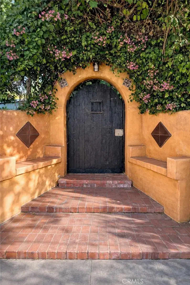 7326 Vanalden, Reseda, CA 91335 - Image #2