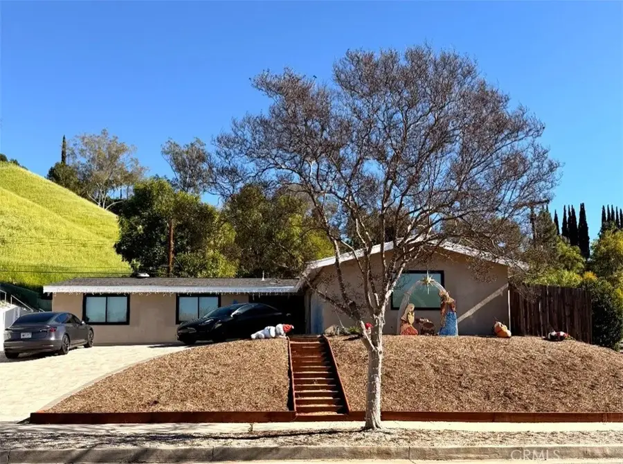 20703 Collins, Woodland Hills, CA 91367 - Image #2