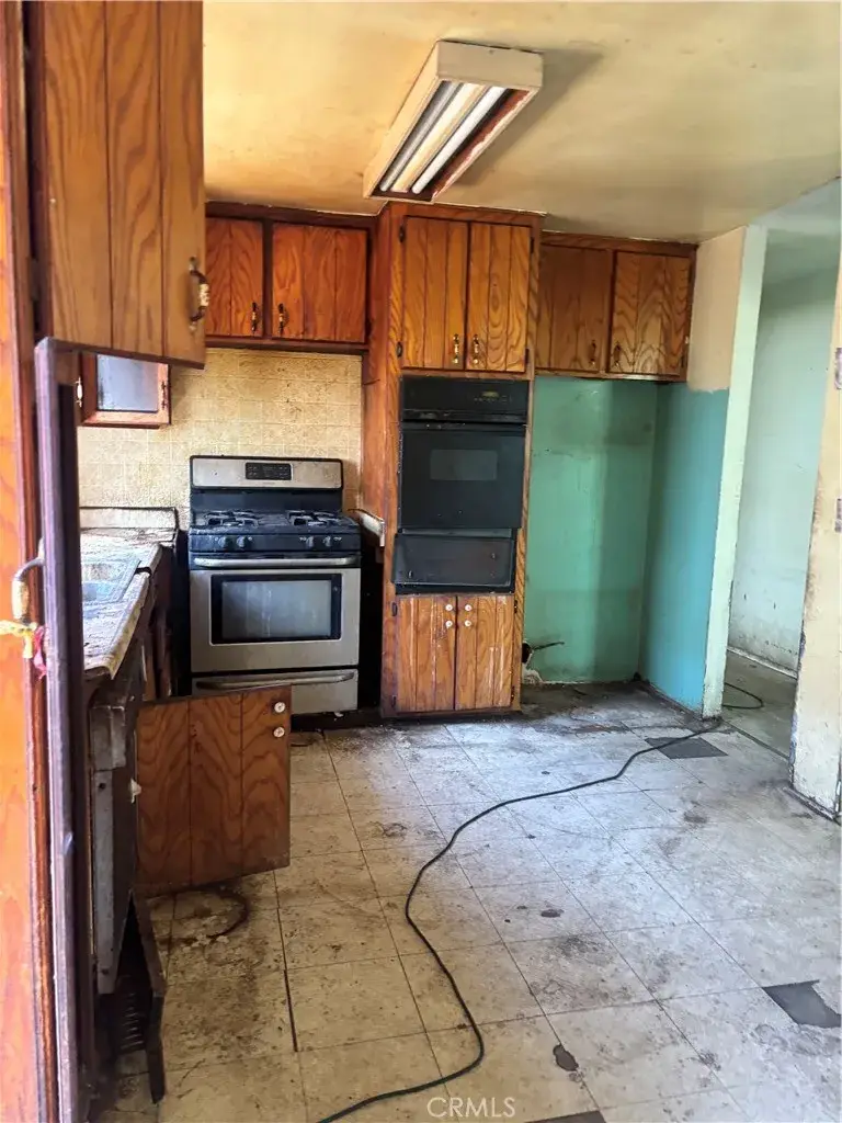 409 W Almond, Compton, CA 90220 - Image #2