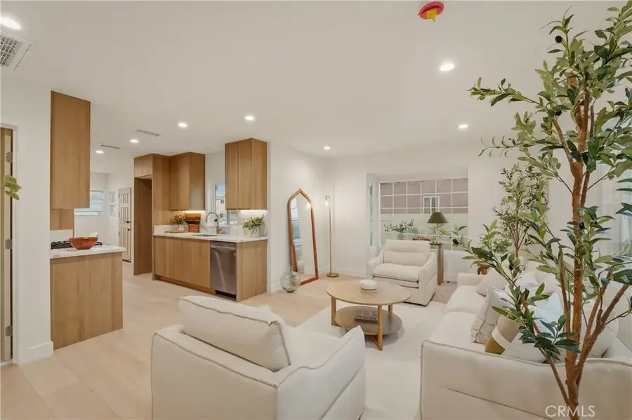 1111 W 98th Street, Los Angeles, CA 90044 - #3