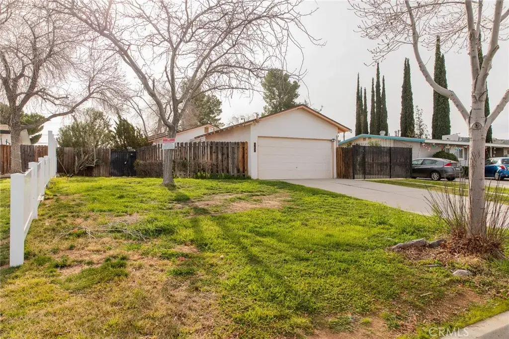 38990 Juniper Tree, Palmdale, CA 93551 - #1