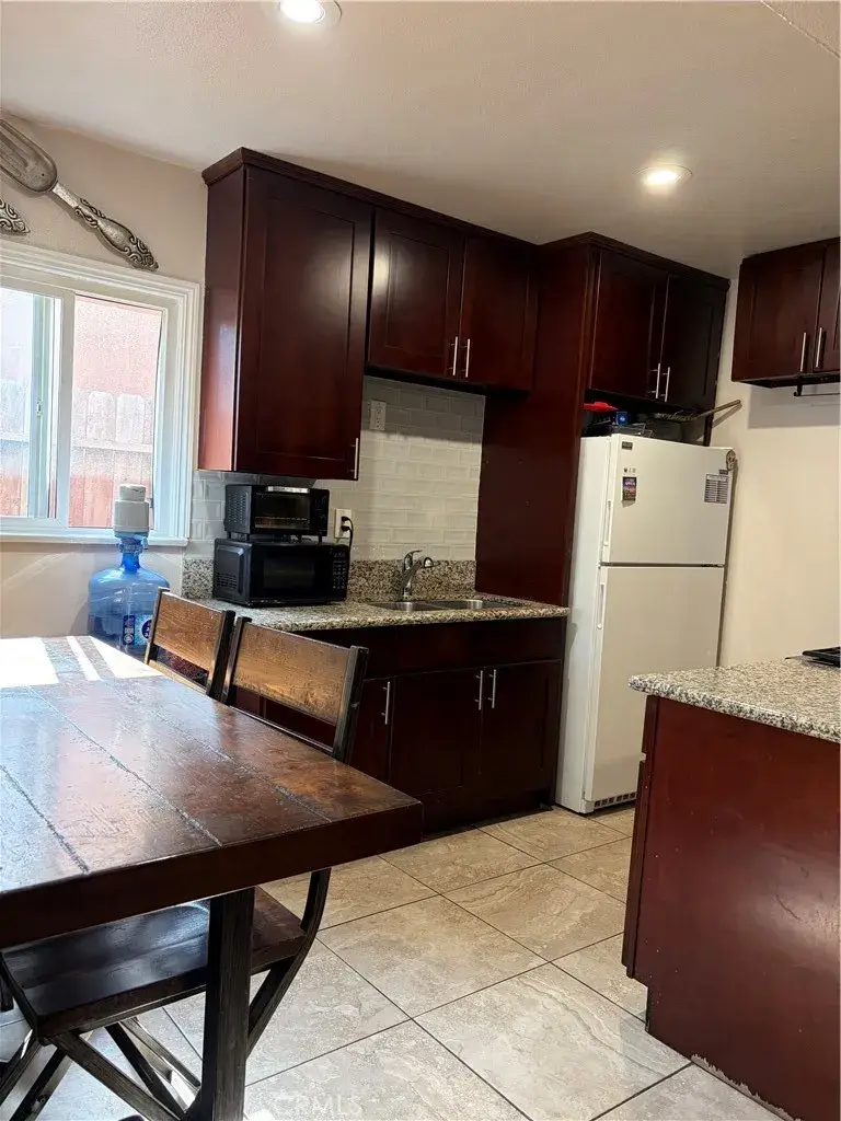 8637 Holmes, Los Angeles, CA 90002 - #3