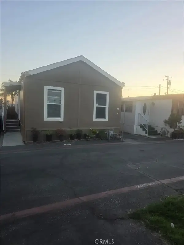 812 N Loren #18, Azusa, CA 91702