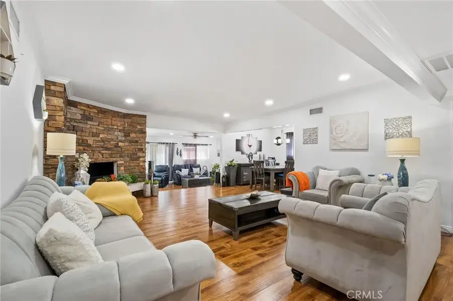 14870 Hubbard, Sylmar, CA 91342 - Image #2