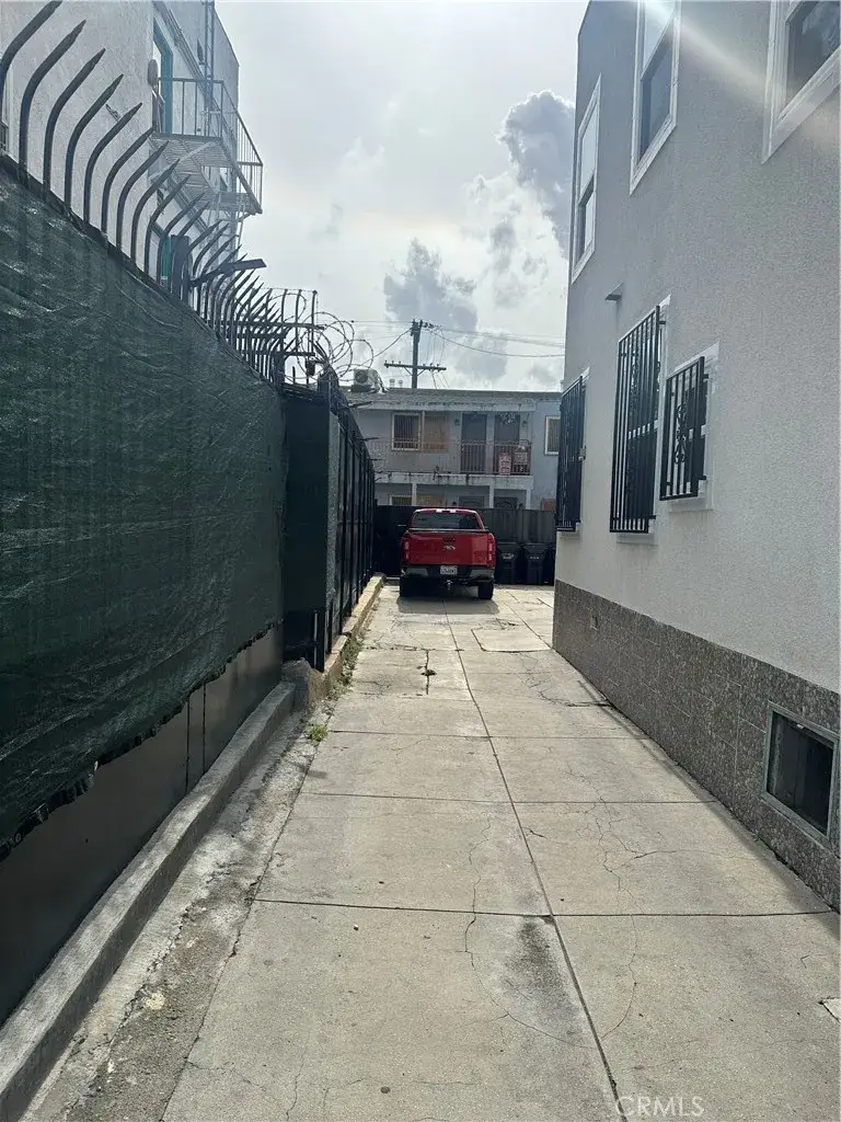 512 W 41st Place, Los Angeles, CA 90037 - #3