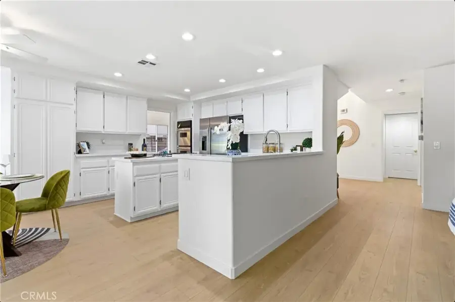 28360 Easton Lane, Saugus, CA 91350 - #2