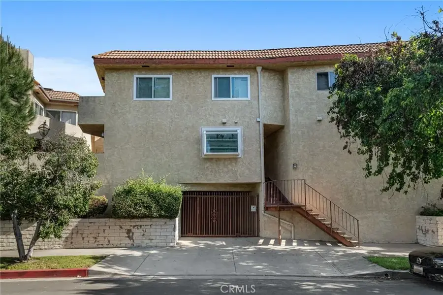 6438 Hazeltine Avenue #6, Van Nuys, CA 91401 - #3
