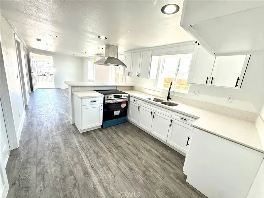 2368 E 107 Th St, Los Angeles, CA 90002 - #3