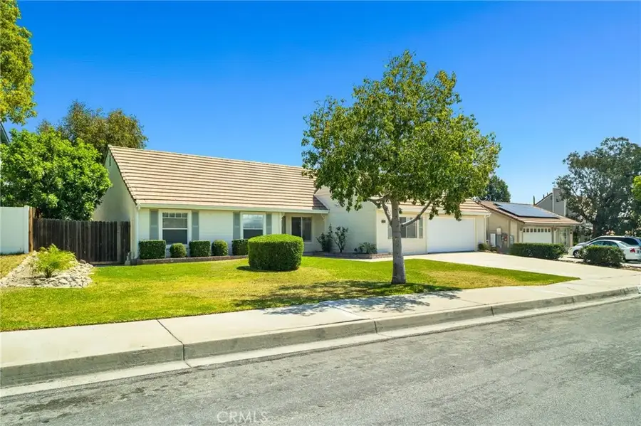977 N Driftwood, Rialto, CA 92376 - #2