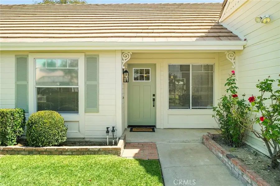 977 N Driftwood, Rialto, CA 92376 - #3
